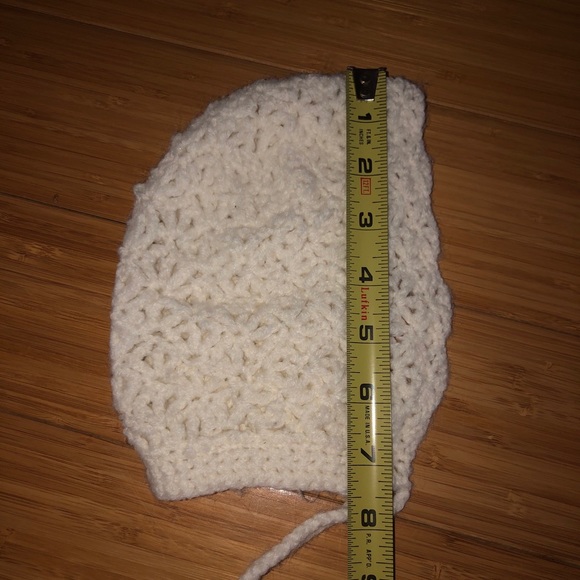 Hand knit baby bonnet in a creamy white color - Picture 6 of 8
